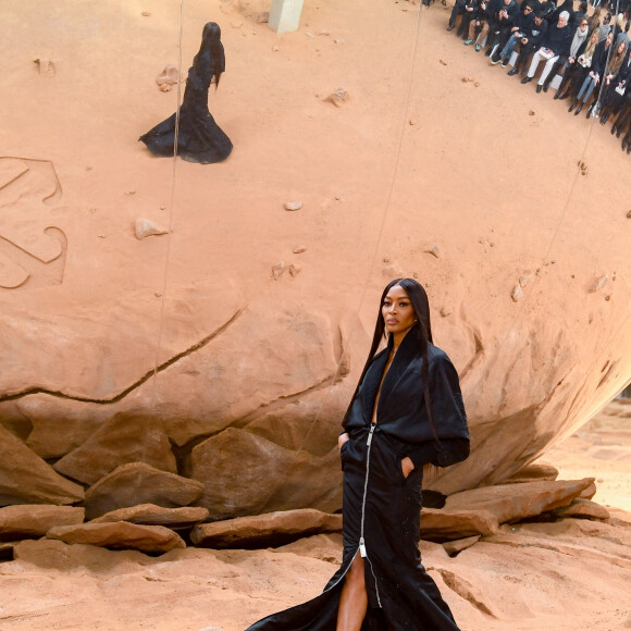 Naomi Campbell au défilé Off-White prêt-à-porter automne-hiver 2023/2024 lors de la Fashion Week de Paris (PFW), à Paris, France, le 2 mars 2023.