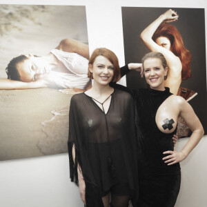 Exclusif - Elodie Frégé, Sylvie Castioni - Vernissage de l'exposition "Amazones" de la photographe Sylvie Castioni à la galerie Duret à Paris. Le 2 mars 2023 © Jack Tribeca / Bestimage 