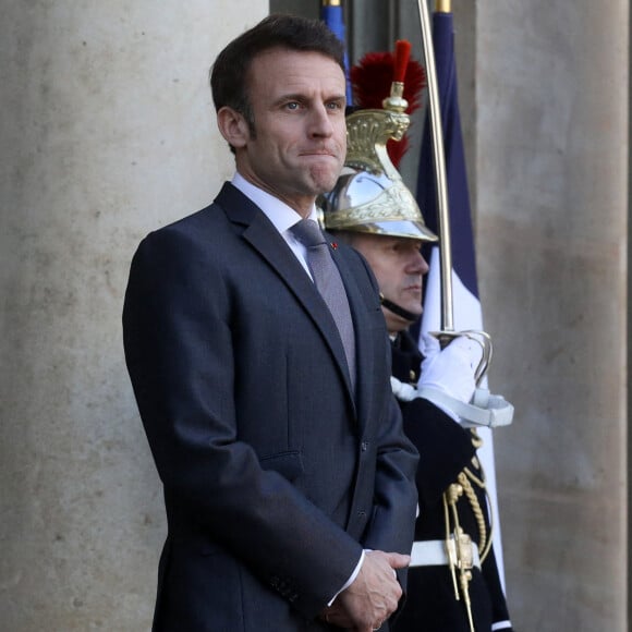 Le président de la République française Emmanuel Macron reçoit son homologue du Niger, Mohamed Bazoum, pour un entretien au palais de l'Elysée à Paris, le 16 février 2023. © Stéphane Lemouton / Bestimage 