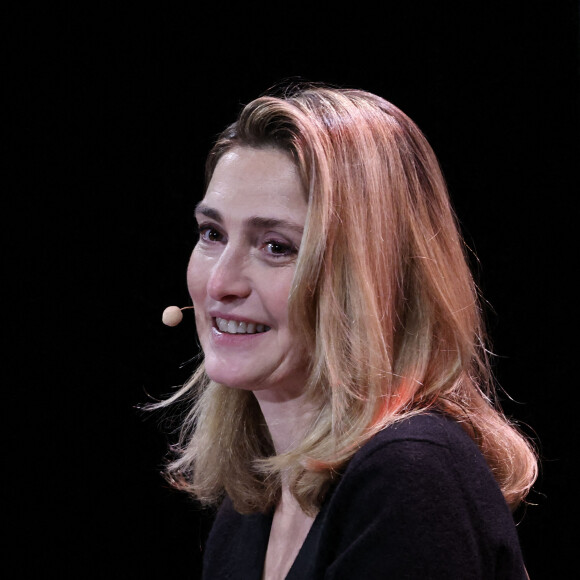 Julie Gayet lors d'une lecture de scénario lors du festival "1ers Plans" à Angers le 22 janvier 2023. © Laeticia Notoriani/Bestimage