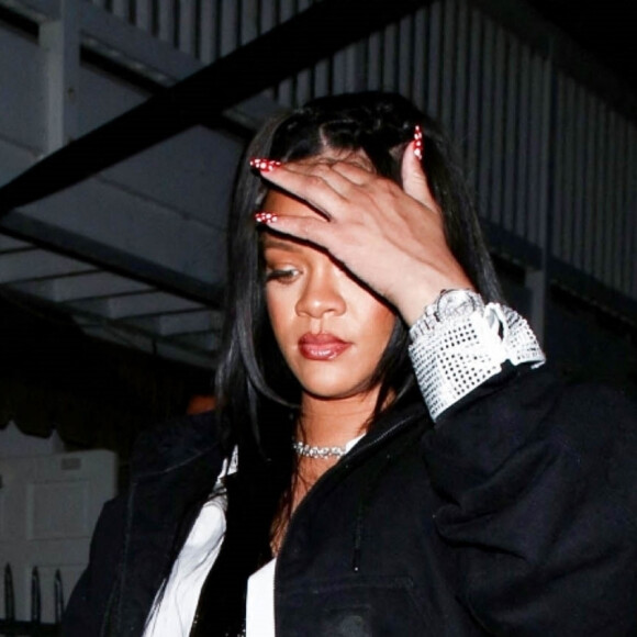 Rihanna enceinte et son compagnon ASAP Rockyà la sortie du restaurant Giorgio Baldi après un dîner de baby shower avec sa famille et ses amis à Santa Monica, Los Angeles, Californie, Etats-Unis, le 23 avril 2022.