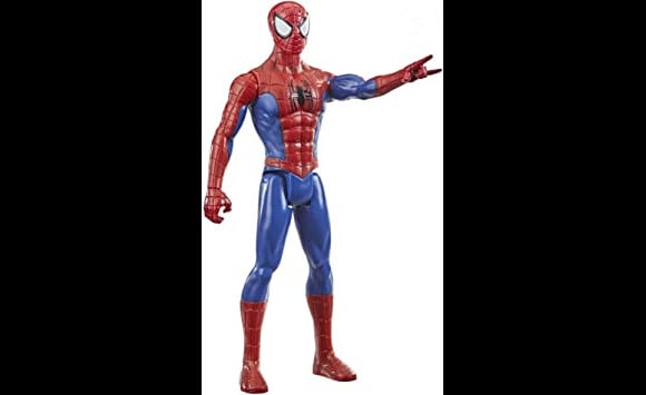 Votre enfant aura l'impression de s'amuser avec le vrai héros grâce à cette figurine d'action Spider-Man Titan Hero Series Marvel