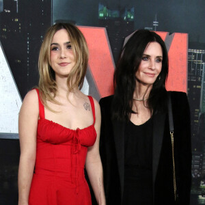 Elle était accompagnée de sa fille Coco, splendide dans une longue robe rouge.
Coco Arquette, Courteney Cox à la première du film "Scream VI" à New York, le 6 mars 2023. 