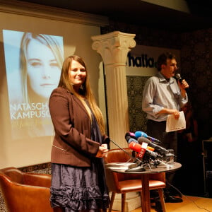 Dix ans après son évasion, l'Autrichienne Natascha Kampusch sort un second livre à Vienne en Autriche, le 17 août 2016.