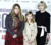 Kidnappée sur le chemin de l'école à l'âge de 10 ans, elle avait été séquestrée pendant 8 ans.
Natascha Kampusch, Amelia Pidgeon, Antonia Campbell - Première du film "3096 Tage" à Vienne en Autriche le 25 février 2013.