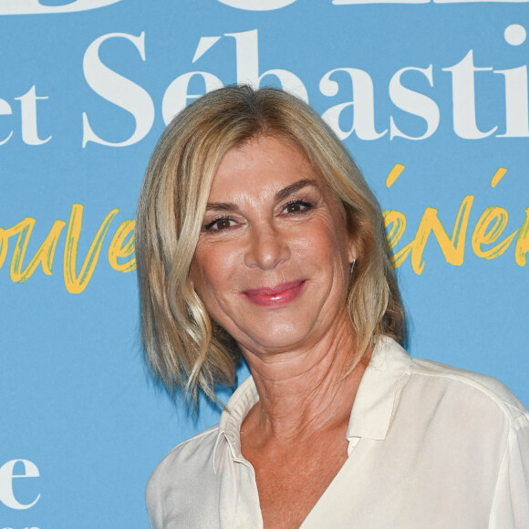 La jeune femme l'a annoncé en toute sobriété sur son compte Instagram.
Michèle Laroque au photocall de la première du film "Belle et Sébastien Nouvelle Génération" au cinéma UGC Ciné Cité Bercy à Paris, le 16 octobre 2022. © Coadic Guirec/Bestimage