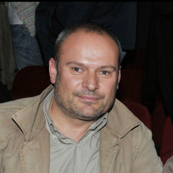 Depuis 2011, elle élève seule sa fille, suite au décès de son époux Martin Bourgeois.
Élise Lucet et son mari Martin Bourgeois - Générale du spectacle "Deuxième couche" de Nicolas Canteloup à l'Olympia.