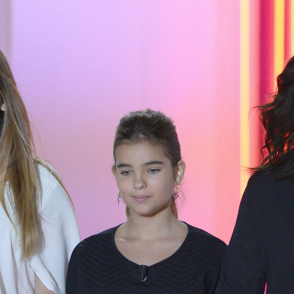 Cristiana Reali avec ses filles Elisa Huster et Toscane Huster - Enregistrement de l'émission "Vivement Dimanche" à Paris le 24 septembre 2014. L'émission sera diffusée le 28 Septembre.