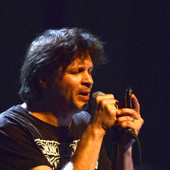 La comédienne n'est pas la seule femme à avoir fait les frais de la violence du chanteur
Les 29 et 30 mars au 104, a Paris, plusieurs artistes ont rendu un nouvel hommage a Alain Bashung avec le spectacle "Dernieres nouvelles de Frau Major". Etaient presents Brigitte Fontaine, Chloe Mons, Albin de la Simone, Bertrand Cantat, Christophe Miossec et Kent, ainsi que son guitariste Yan Pechin 