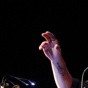 Exclusif - Bertrand Cantat (ex-membre du groupe "Noir Désir" et actuel membre du groupe "Détroit") fait une pause dans sa carrière musicale et se lance dans une tournée de lecture de textes poétiques avec deux musiciens autour de lui. Son nouveau spectacle de lecture (Condor Live) est tiré du livre "Condor" de Caryl Ferey. C'est une oeuvre allégorique et hallucinée, d'un couple fuyant la mort dans le Chili d'après Pinochet. Cenon, le 22 septembre 2016. © Patrick Bernard/ Bestimage