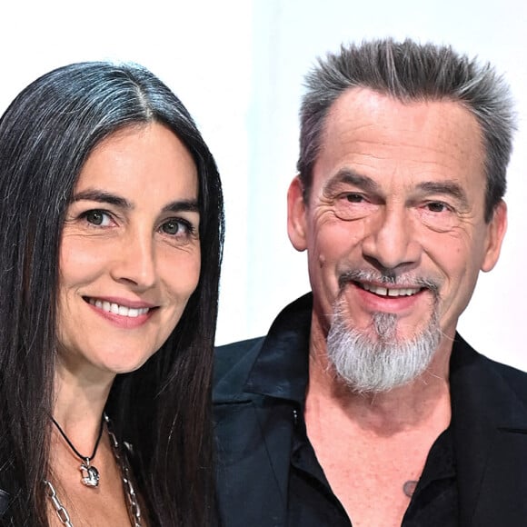 Dans les pages de ce livre, il raconte son amour pour sa femme Azucena.
Exclusif - Florent Pagny et son épouse Azucena - Enregistrement de l'émisssion Vivement dimanche au studio Gabriel, presentée par Michel Drucker . Diffusion sur France 2 le 21 Novembre 2021 . © Guillaume Gaffiot / Bestimage No web, no Blog pour la Belgique et la Suisse