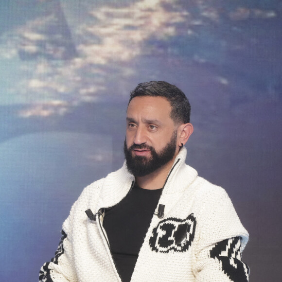 Exclusif - Cyril Hanouna sur le plateau de l'émission Touche pas à mon poste (TPMP) diffusée en direct sur C8 le 13 février 2023. © Jack Tribeca / Bestimage