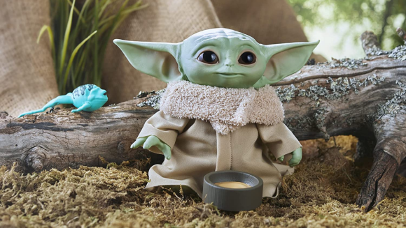 Profitez de 10 % de réduction sur cette figurine électronique Star Wars The Mandalorian Bébé Yoda