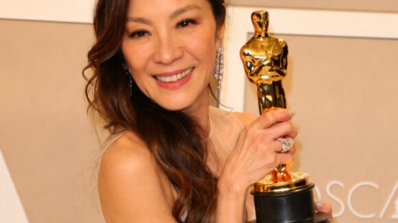 Michelle Yeoh sacrée aux Oscars : son célèbre époux français l'a séduite grâce à Michael Schumacher !