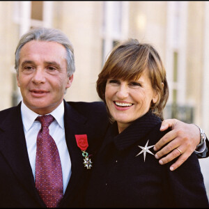Michel Sardou et Anne-Marie Périer - Légion d'honneur en 2001