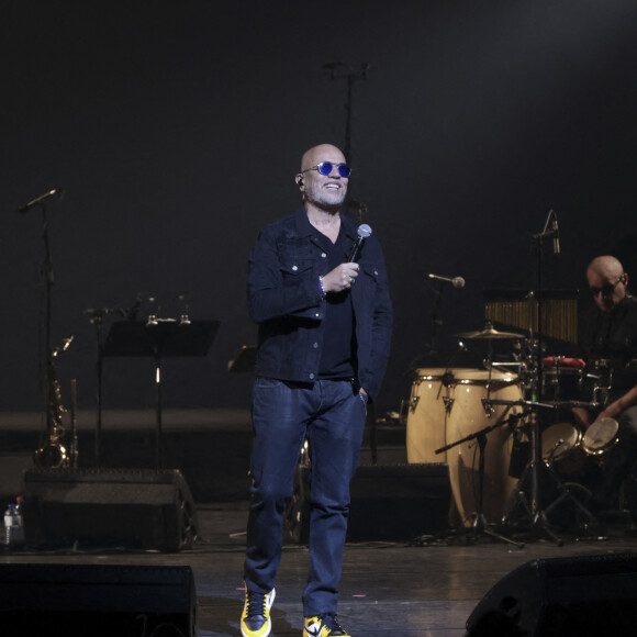 Le papa de Sean sera d'ailleurs en tournée cette année à partir du mois d'octobre. 
Exclusif - Pascal Obispo - Hommage à Daniel Lévi lors d'un gala au théâtre Mogador à Paris au profit de l'association Daniel Lévi le 7 novembre 2022. © Jack Tribeca / Bestimage 