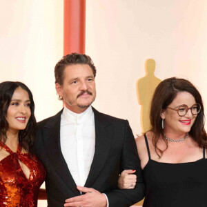 Valentina Paloma Pinault, Salma Hayek, Pedro Pascal et Javiera Balmaceda lors de la 95ème édition de la cérémonie des Oscars à Los Angeles. Le 12 mars 2023 