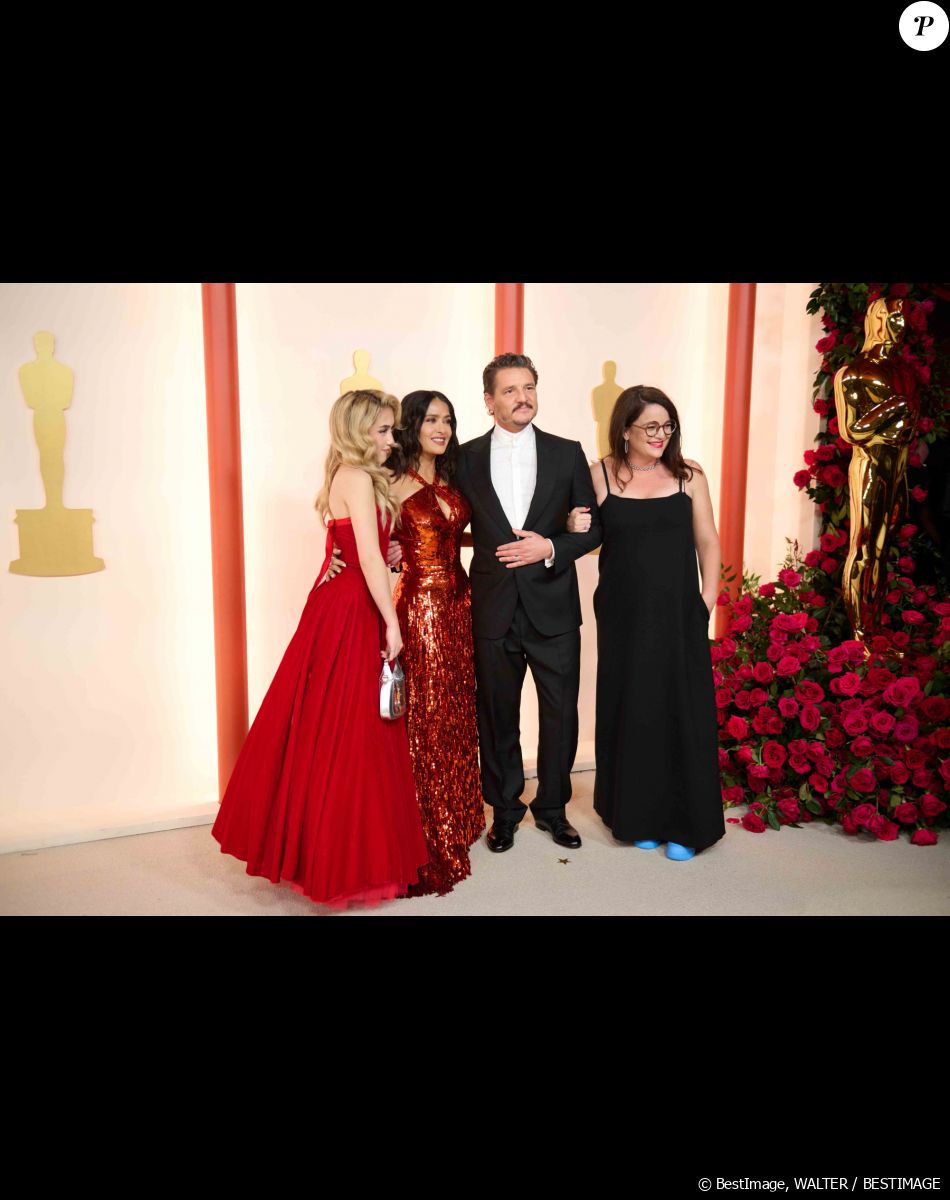 Valentina Paloma Pinault, Salma Hayek, Pedro Pascal et Javiera Balmaceda lors de la 95ème édition de la cérémonie des Oscars à Los Angeles. Le 12 mars 2023