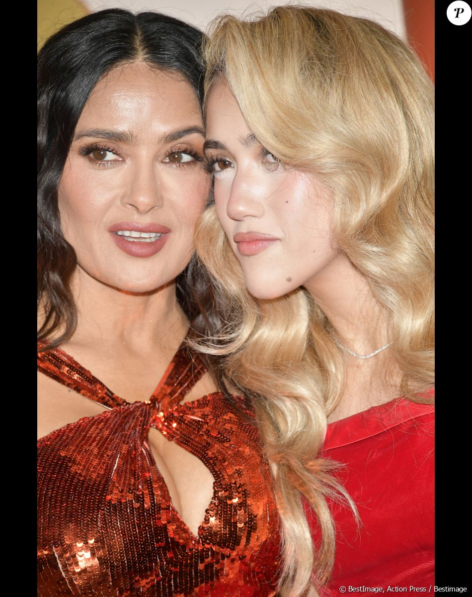 Salma Hayek et sa fille Valentina Paloma Pinault lors de la 95ème édition de la cérémonie des Oscars à Los Angeles, le 12 mars 2023.