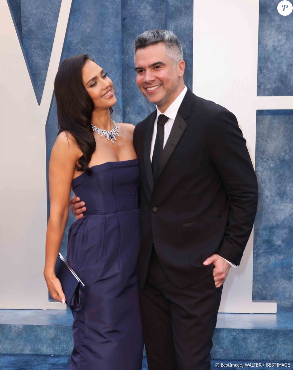 Jessica Alba, Cash Warren au photocall de la soirée "Vanity Fair" lors de la 95ème édition de la cérémonie des Oscars à Los Angeles, le 12 mars 2023.