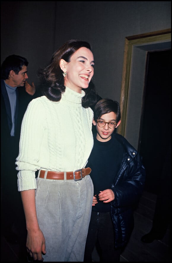 Carole Bouquet et son fils Dimitri Rassam en 1992