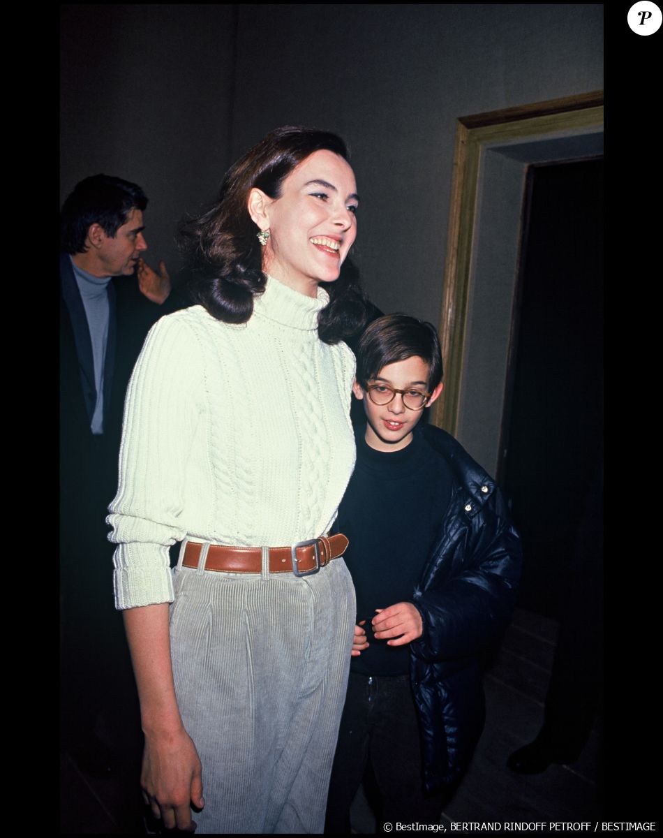 Carole Bouquet et son fils Dimitri Rassam en 1992