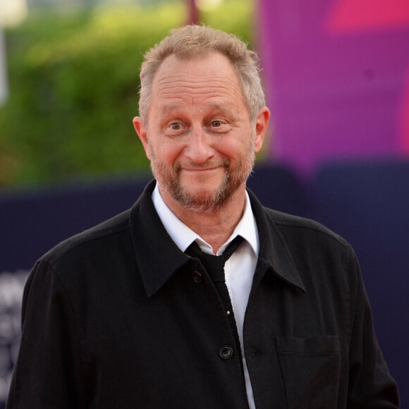 L'occasion de se pencher sur ce dernier, et notamment sur sa vie amoureuse.
Benoît Poelvoorde à la première de "Comment je suis devenu un super-héros" lors de la clôture du 46ème Festival du Cinéma Américain de Deauville, le 12 septembre 2020. © Rachid Bellak/Bestimage 