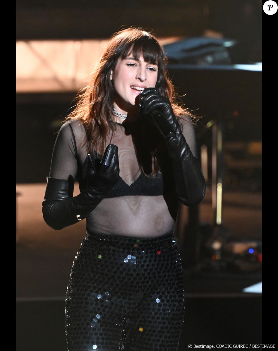 Juliette Armanet plongée en plein chaos : images de son grand concert parisien qui a tourné au fiasco, en présence de plusieurs stars
Juliette Armanet lors de la 38ème cérémonie des Victoires de la musique à la Seine musicale de Boulogne-Billancourt, France. © Coadic Guirec/Bestimage