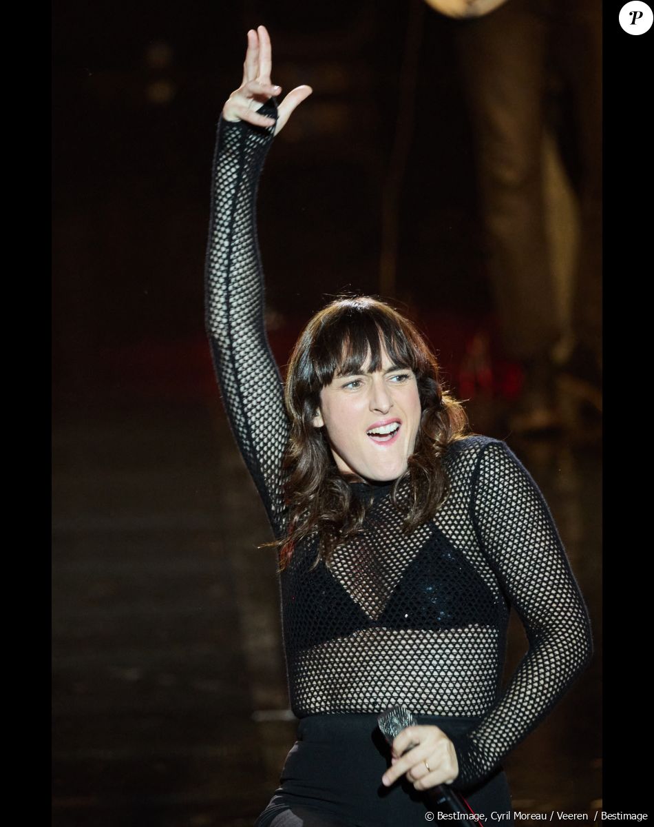 Exclusif - Juliette Armanet - Enregistrement de l'émission "La fête de la Chanson française" à Paris, diffusée le 29 novembre sur France 2. Le 7 novembre 2022 © Cyril Moreau-Veeren / Bestimage