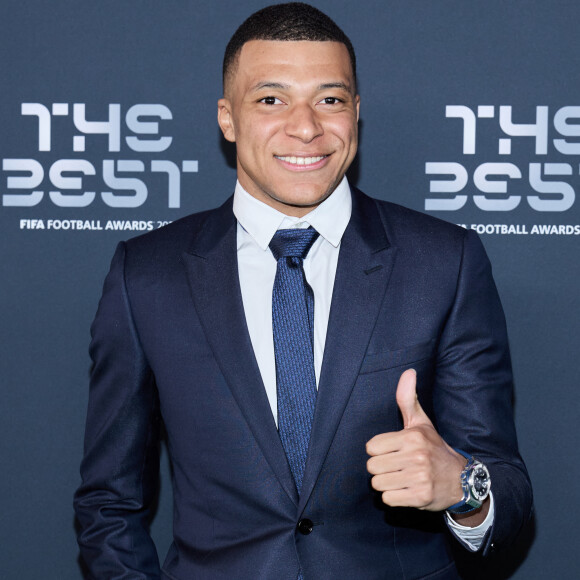Célibataire, Adixia préfère rester seule pour le moment
Kylian Mbappé - Photocall de la cérémonie des Best FIFA Football Awards à la salle Pleyel à Paris. © Cyril Moreau / Bestimage 