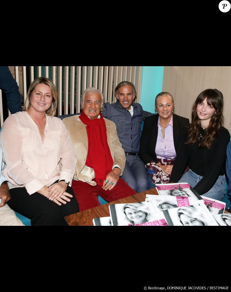 Luana Belmondo, Jean-Paul Belmondo, Paul Belmondo, Florence Belmondo, Annabelle Belmondo - A l'occasion du lancement de son nouveau livre "Mes recettes bonne humeur" (Editions du Cherche Midi), Luana Belmondo a réuni ses proches et amis épicuriens autour d'un Aperitivo concocté par le Chef Denny Imbroisi (Restaurant IDA) à Paris, le 13 Octobre 2016. © Dominique Jacovides/Bestimage