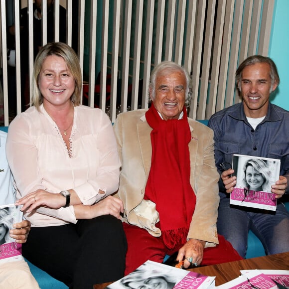 Charles Gérard, Luana Belmondo, Jean-Paul Belmondo, Paul Belmondo - A l'occasion du lancement de son nouveau livre "Mes recettes bonne humeur" (Editions du Cherche Midi), Luana Belmondo a réuni ses proches et amis épicuriens autour d'un Aperitivo concocté par le Chef Denny Imbroisi (Restaurant IDA) à Paris, le 13 Octobre 2016. © Dominique Jacovides/Bestimage  