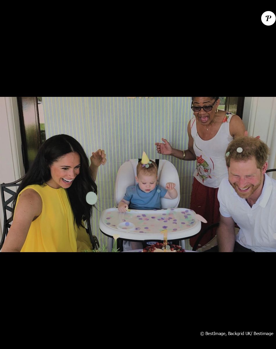 Le prince Harry, duc de Sussex et Meghan Markle, duchesse de Sussex, avec leurs enfants Archie et Lilibet.