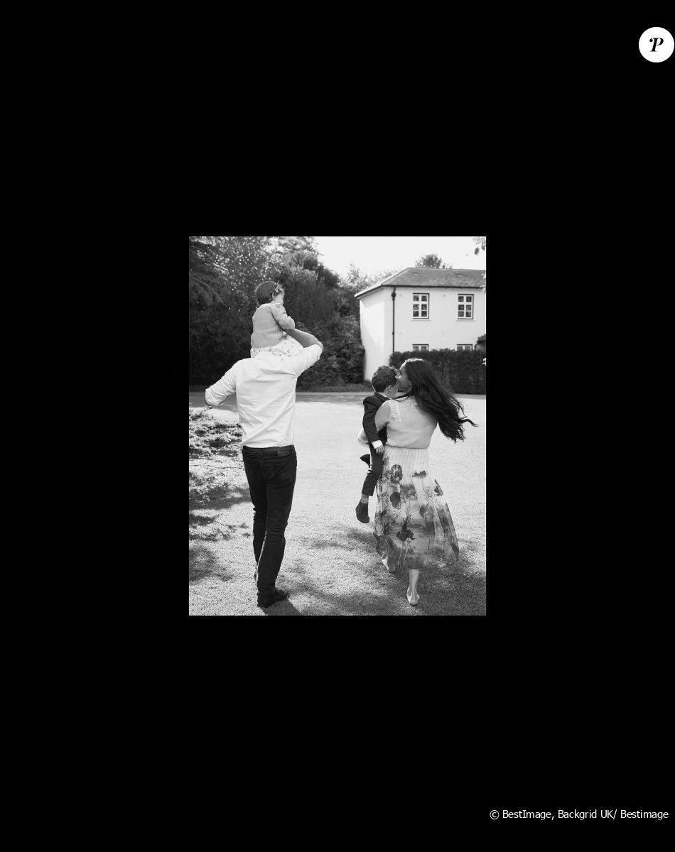 La présence d'Archie, 4 ans) et Lilibet (1 an) est-elle aussi compromise en raison de leur âge
Le prince Harry, duc de Sussex et Meghan Markle, duchesse de Sussex, avec leurs enfants Archie et Lilibet.