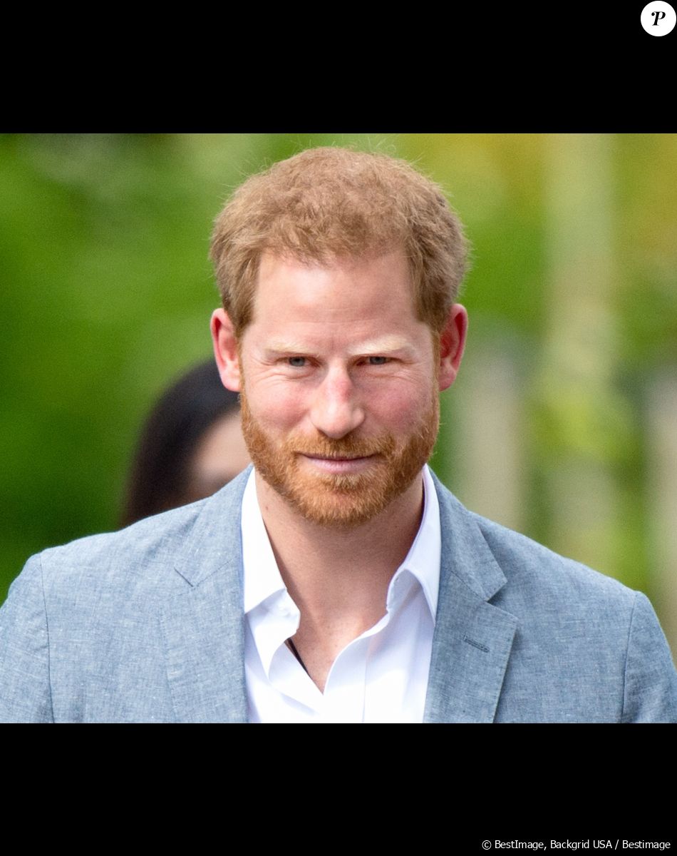 Le prince Harry se déplace à La Haye quelques jours après la naissance de son premier enfant Archie pour une conférence pour la prochaine compétition Invictus Games qui se déroulera aux Pays-Bas. Il a été reçu par la princesse Margriet des Pays-Bas. Invictus Games est une compétition multisports pour les soldats et vétérans de guerre blessés et handicapés, s'inspirant des jeux paralympiques, ils tirent leur nom du poème Invictus de William Ernest Henley ; le slogan, I AM, renvoie d'ailleurs aux deux derniers vers du poème. La Haye, le 9 mai 2019.