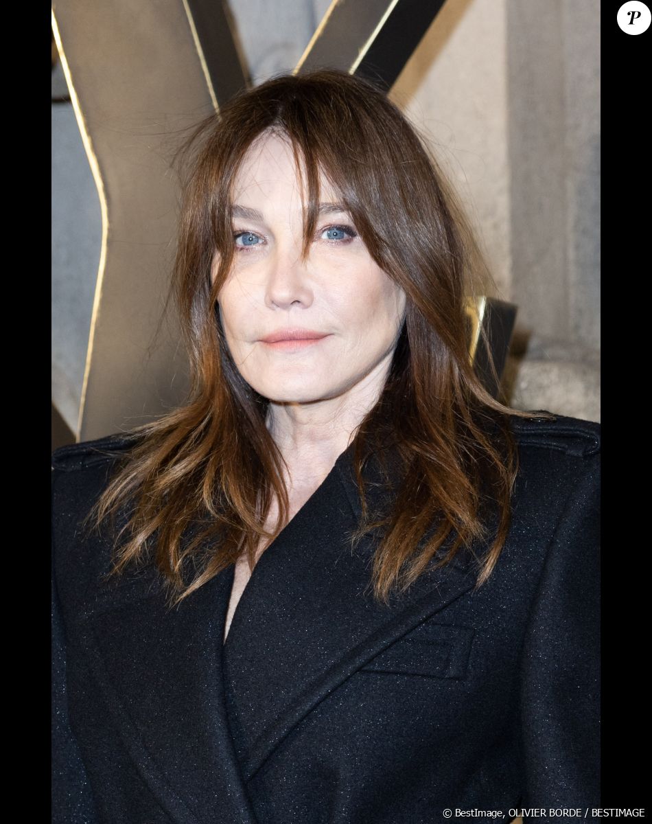 Sur Instagram, Carla a partagé un portrait d'elle sans aucun filtre
Carla Bruni Sarkozy - Photocall du défilé de mode prêt-à-porter automne-hiver 2023/2024 "Saint Laurent" lors de la Fashion Week de Paris. Le 28 février 2023 © Olivier Borde / Bestimage