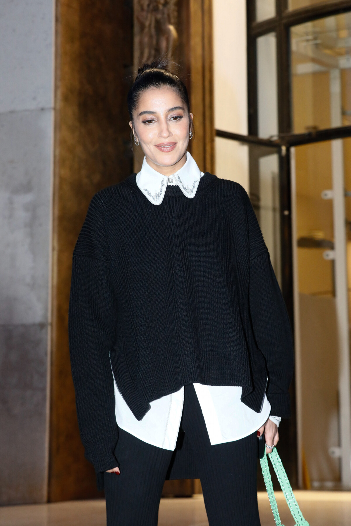 Photo Leïla Bekhti People au défilé de mode prêtàporter automne