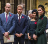 Meghan et Harry voudraient aussi être présents au balcon du Buckingham sur lequel les membres de la famille ont pour habitude de se réunir pendant les jours de fête.
La famille royale d'Angleterre lors du service commémoratif en l'abbaye de Westminster pour le centenaire de la fin de la Première Guerre Mondiale à Londres. Le 11 novembre 2018