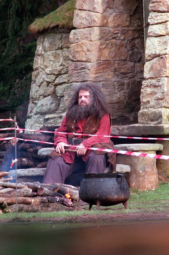 Robbie Coltrane lors du tournage de Harry Potter dans le sud de l'Anglettere le 2 décembre 2000. 