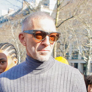 Vincent Cassel et sa femme Tina Kunakey à la sortie défilé femme Miu Miu Automne/Hiver 2022/2023 lors de la Fashion Week de Paris au palais d'Iéna à Paris, France, le 8 mars 2022. © Veeren-Clovis/Bestimage 