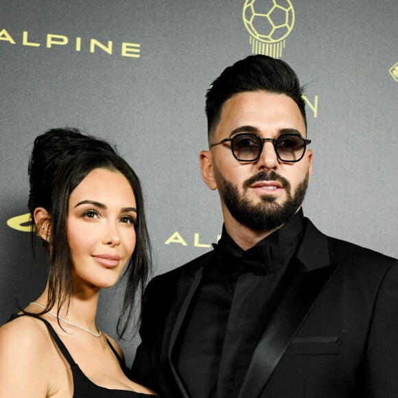 Nabilla (Benattia) et son mari Thomas Vergara au photocall de la 66ème cérémonie du Ballon d'Or au Théâtre du Chatelet à Paris le 17 octobre 2022.