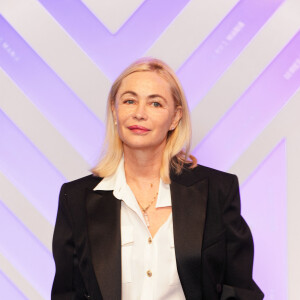 Emmanuelle Béart avait quant à elle choisi un ensemble noir avec une chemise blanche.
Emmanuelle Beart lors de la cérémonie de clôture de Series Mania 2023 à Lille, France, le 24 Mars 2023 
