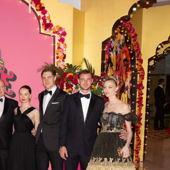 Guest, Andrea Casiraghi, la princesse Caroline de Hanovre, Christian Louboutin, Charlotte Casiraghi, Tatiana Santo Domingo, le prince Albert II de Monaco, La Princesse Alexandra de Hanovre et son compagnon Ben Sylvester Strautmann, Pierre Casiraghi et Beatrice Borromeo - Arrivée de la famille princière au Bal de la Rose 2023 sur le thème "Bollywood" à la salle des étoiles à Monaco le 25 mars 2023. © Olivier Huitel / Pool / Bestimage 