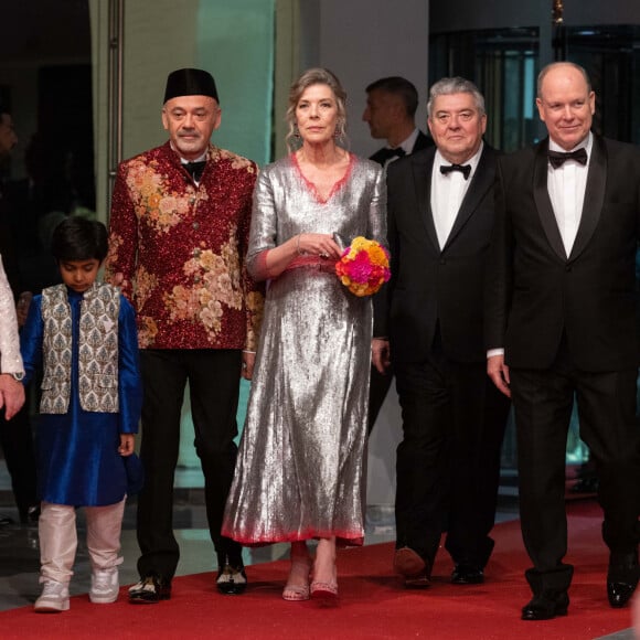 Christian Louboutin, la princesse Caroline de Hanovre, Pierre Dartout, le prince Albert II de Monaco et Stéphane Valéri, Président-Délégué de la Société des Bains de Mer - Arrivée de la famille princière au Bal de la Rose 2023 sur le thème "Bollywood" à la salle des étoiles à Monaco le 25 mars 2023. © Olivier Huitel / Pool / Bestimage 