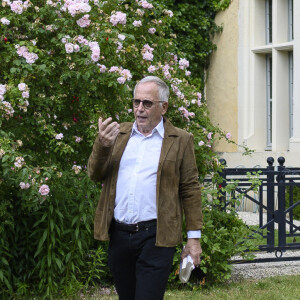 C'est dans le Loir-et-Cher que Fabrice Luchini a trouvé depuis de nombreuses années ce havre de paix dans la vallée de la Cisse.
Fabrice Luchini récite des fables de la Fontaine - Le président Emmanuel Macron et sa femme Brigitte visitent la maison natale de Jean de La Fontaine à Château-Thierry le 17 juin 2021. © Eliot Blondet / Pool / Bestimage