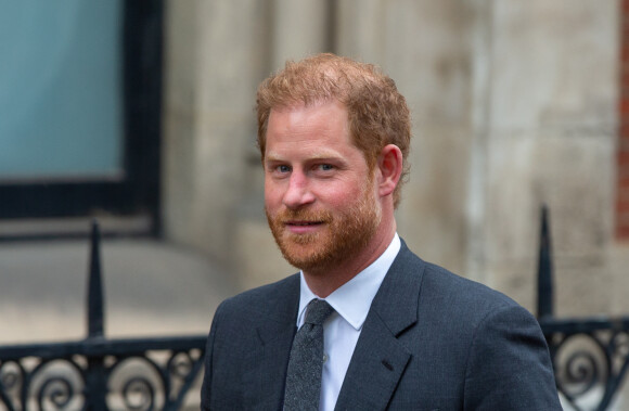 Le prince Harry, duc de Sussex, à la sortie du procès contre l'éditeur du journal "Daily Mail" à la Haute Cour de Londres, le 28 mars 2023.