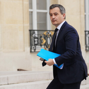 Elle a été interrogée dans le cadre d'une enquête sur des consultations illégales de fichiers réservés aux policiers et aux gendarmes.
Gérald Darmanin, ministre de l'Intérieur et des Outre-mer - Arrivées au déjeuner de travail des chefs de la majorité au palais de l'Elysée à Paris le 27 mars 2023. © Jonathan Rebboah / Panoramic / Bestimage