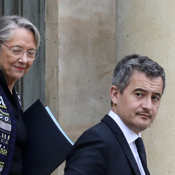 "La justice va tenter de déterminer l'usage qu'elle comptait faire de ces données sensibles", précise RTL.
Elisabeth Borne et Gérald Darmanin à la sortie du conseil des ministres, au palais de l'Elysée, Paris, le 22 mars 2023 © Stéphane Lemouton / Bestimage