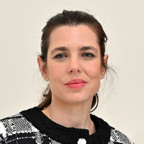 La femme de Dimitri Rassam a prouvé qu'elle était toujours aussi élégante et ce, en toutes circonstances
Charlotte Casiraghi durant le vernissage de l'exposition Humanoïdes de l'artiste George Condo au Nouveau Musée National de Monaco, le 30 mars 2023. © Bruno Bebert / Bestimage 