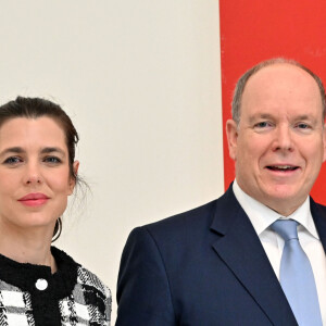 Charlotte Casiraghi et le prince Albert II de Monaco durant le vernissage de l'exposition Humanoïdes de l'artiste George Condo au Nouveau Musée National de Monaco, le 30 mars 2023. © Bruno Bebert / Bestimage 